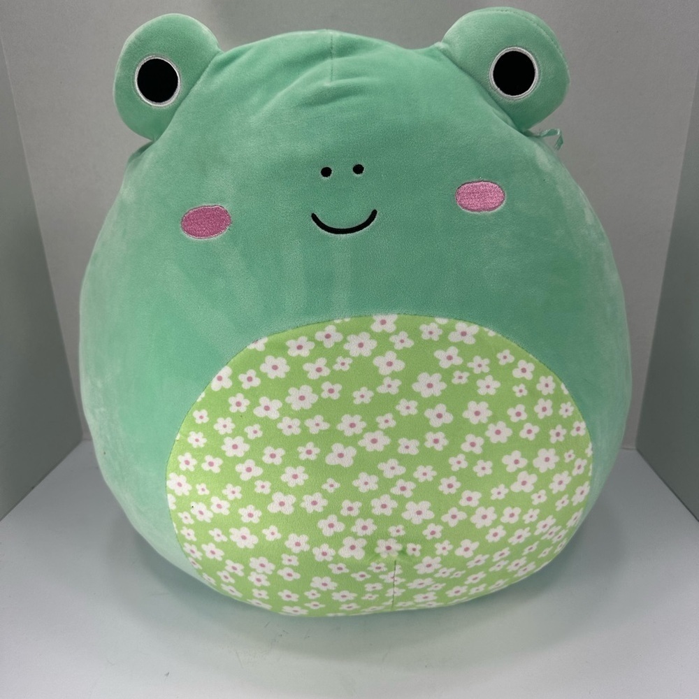 Squisnallow Green Frog Plush Toy size 16” pre owned Exellent condition